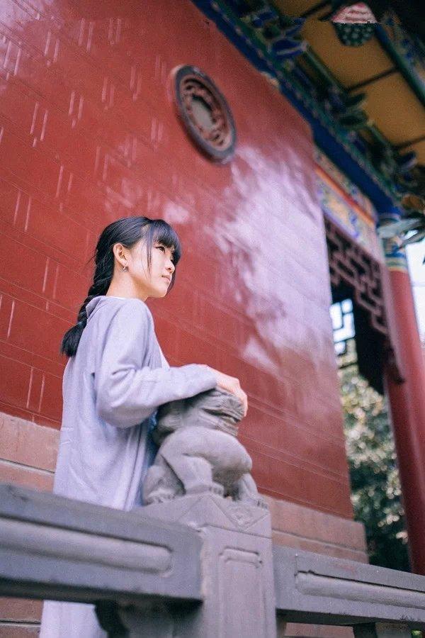 小忧伤复古意境长头发女生图片 离开你是对是错,全凭时光来言说