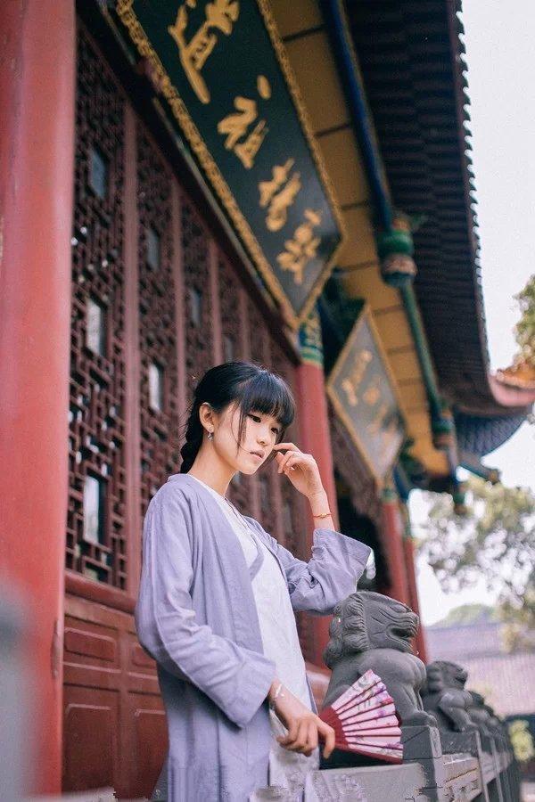 小忧伤复古意境长头发女生图片 离开你是对是错,全凭时光来言说