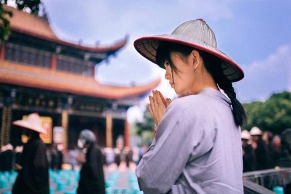 小忧伤复古意境长头发女生图片 离开你是对是错,全凭时光来言说