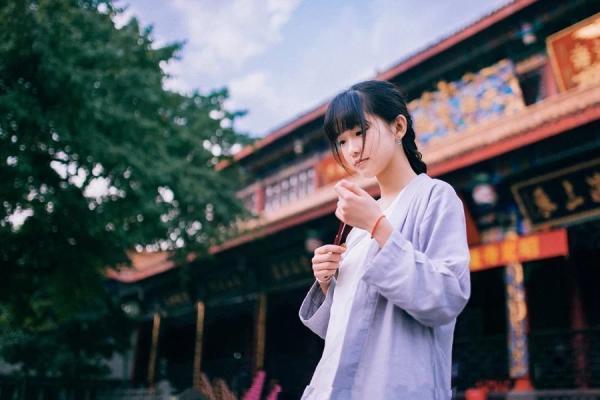 小忧伤复古意境长头发女生图片 离开你是对是错,全凭时光来言说