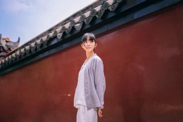 小忧伤复古意境长头发女生图片 离开你是对是错,全凭时光来言说