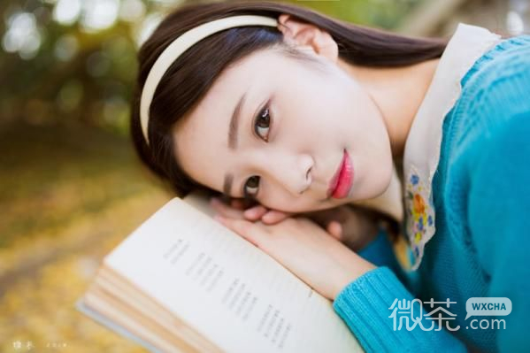 意境空间气质女生好看图片 那么出众的你，自然钟情于浓艳的爱情