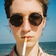 欧美意境风格的微信头像_你一定要比我过的幸福