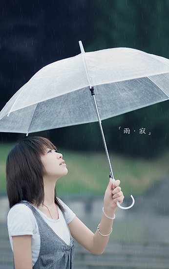 非主流细雨纷飞寂寞女生图片_想念我对你的执恋