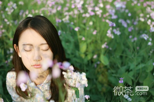 小清新意境爱笑的女生美丽图片 突然迷茫了，不知爱你所求为何了