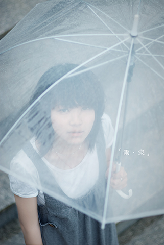 非主流细雨纷飞寂寞女生图片_想念我对你的执恋