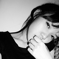 适合单身的黑白微信女生头像_我假装微笑