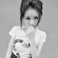 适合单身的黑白微信女生头像_我假装微笑