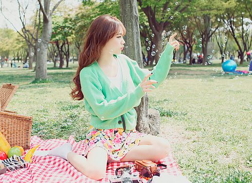 清新韩系美女个性大图养眼 爱情未满之时，我还在奔向着你