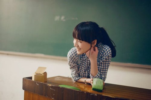 活力无限的90后美丽少女图片 当爱情降临的时候,你却已远离了我