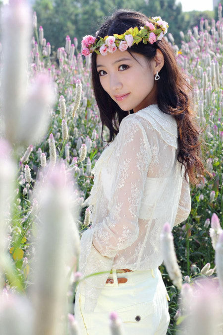 竖版养眼的个性空间皮肤欧美控 我们守侯着真诚与善良