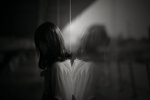 凌乱心情欧美女生心情图片 深思之后,爱你照旧,只是心会受痛