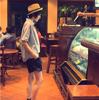 忧郁的男生微信个性头像_坚硬的城市里没有柔软的爱情