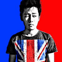 忧郁的男生微信个性头像_坚硬的城市里没有柔软的爱情