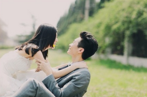 甜美幸福的情侣意境好看大图 最盼望的不过是与你并肩写爱情