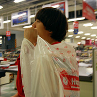 忧郁的男生微信个性头像_坚硬的城市里没有柔软的爱情