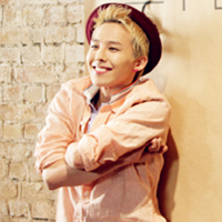 忧郁的男生微信个性头像_坚硬的城市里没有柔软的爱情