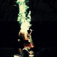 忧郁的男生微信个性头像_坚硬的城市里没有柔软的爱情