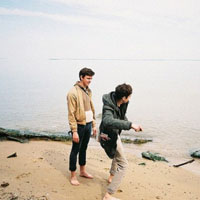 忧郁的男生微信个性头像_坚硬的城市里没有柔软的爱情