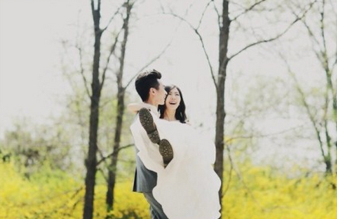 甜美幸福的情侣意境好看大图 最盼望的不过是与你并肩写爱情