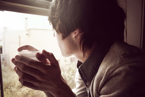 很帅气的英伦范儿男生图片 那些拾不起的快乐，我宁愿放弃之