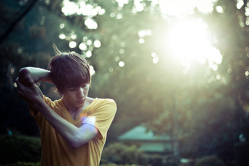 很帅气的英伦范儿男生图片 那些拾不起的快乐，我宁愿放弃之