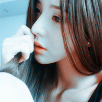 记忆是困牢我的枷锁_回忆情深的个性美女微信头像