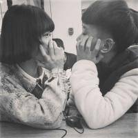 幸福小两口微信情侣头像一左一右 照着我的心就能画出你的样子