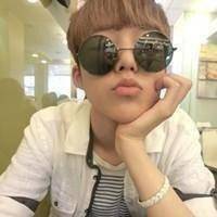 幸福小两口微信情侣头像一左一右 照着我的心就能画出你的样子