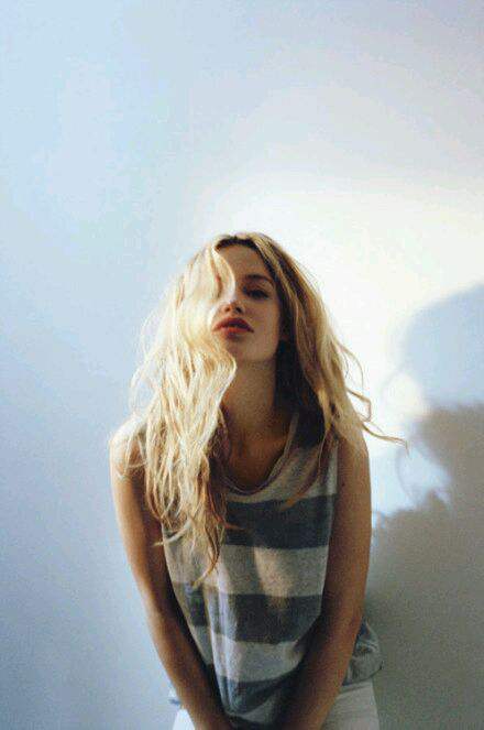 性格奔放的个性欧美女生图集 一切都会一直延续,没有曲折