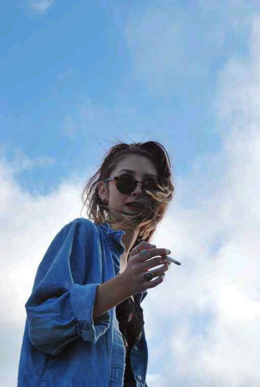 性格奔放的个性欧美女生图集 一切都会一直延续,没有曲折