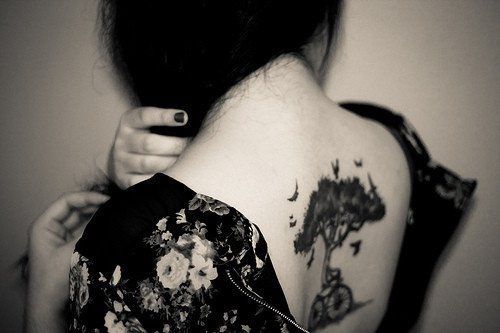 创意纹身个性欧美范儿图片 我不是天使,我拯救不了人类的情感