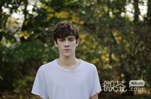 文艺范儿欧美个性男生图片 我终究还是要学着平静地接受一切