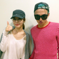 幸福小两口微信情侣头像一左一右 照着我的心就能画出你的样子