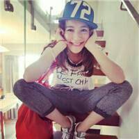 幸福小两口微信情侣头像一左一右 照着我的心就能画出你的样子