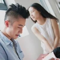 幸福小两口微信情侣头像一左一右 照着我的心就能画出你的样子