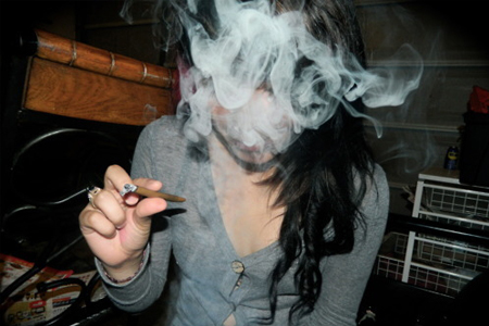 超拽的欧美风男女生图片 颓废的人都喜欢抽烟吗