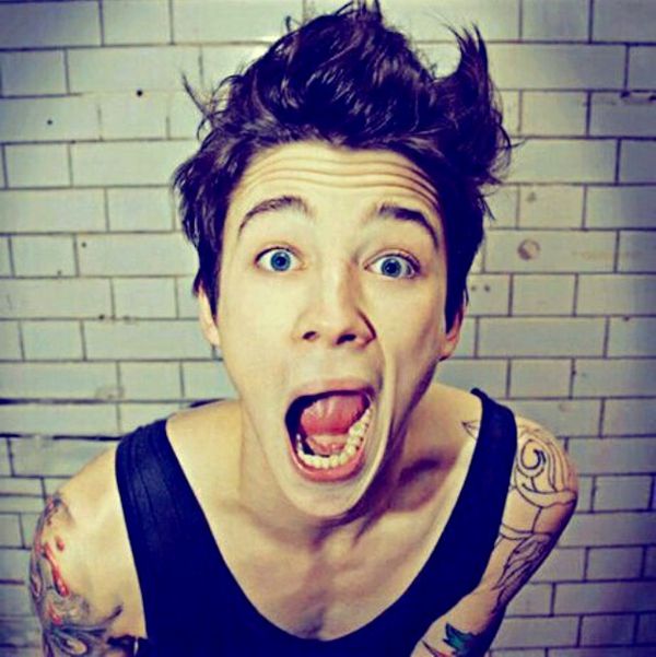 超拽的欧美范儿男生空间图集 我只想静静的离开这个伤心的城市