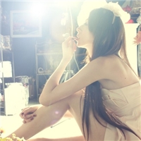 我假装的爱上你_唯美意境风格女生微信头像