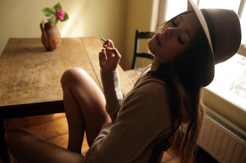 颓废女生欧美个性空间图片 忘记留下都是一种爱,只是表现方法不同