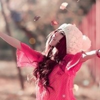 静静的等着你回来_青春校园美女的微信头像