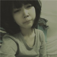 一个人仰望幸福_伤感深情的女生微信头像