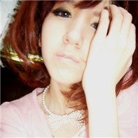 一个人仰望幸福_伤感深情的女生微信头像