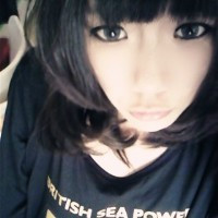 一个人仰望幸福_伤感深情的女生微信头像