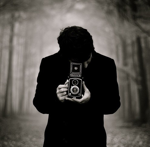 黑白个性男女欧美空间图片 凋谢是真实的,盛开只是一种过去