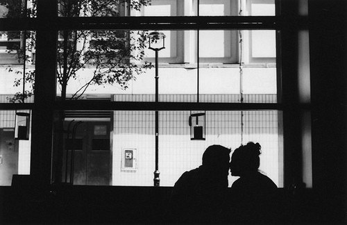 黑白个性男女欧美空间图片 凋谢是真实的,盛开只是一种过去