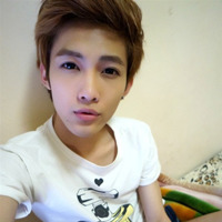 超拽霸气的情侣微信头像一左一右 爱你的人绝对是主动的