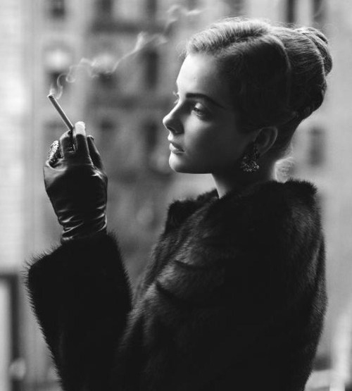 黑白个性男女欧美空间图片 凋谢是真实的,盛开只是一种过去