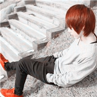 超拽霸气的情侣微信头像一左一右 爱你的人绝对是主动的