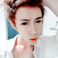 最新帅气阿宝色男生微信头像 心给了你却把它撕裂